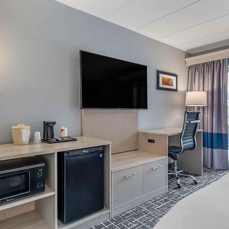 Comfort Inn Hyannis - Cape Cod Zewnętrze zdjęcie